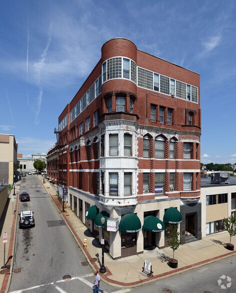 255 Main St, Pawtucket, RI à vendre - Photo principale – Image 1 sur 34