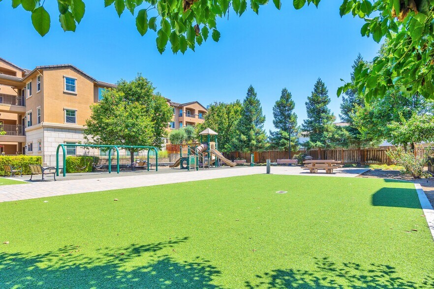 2388 Madden Ave, San Jose, CA à vendre - Photo de l’immeuble – Image 3 sur 36