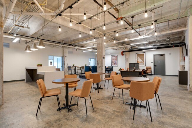 Plus de détails pour 700 E Union St, Jacksonville, FL - Bureau, Industriel/Logistique à louer