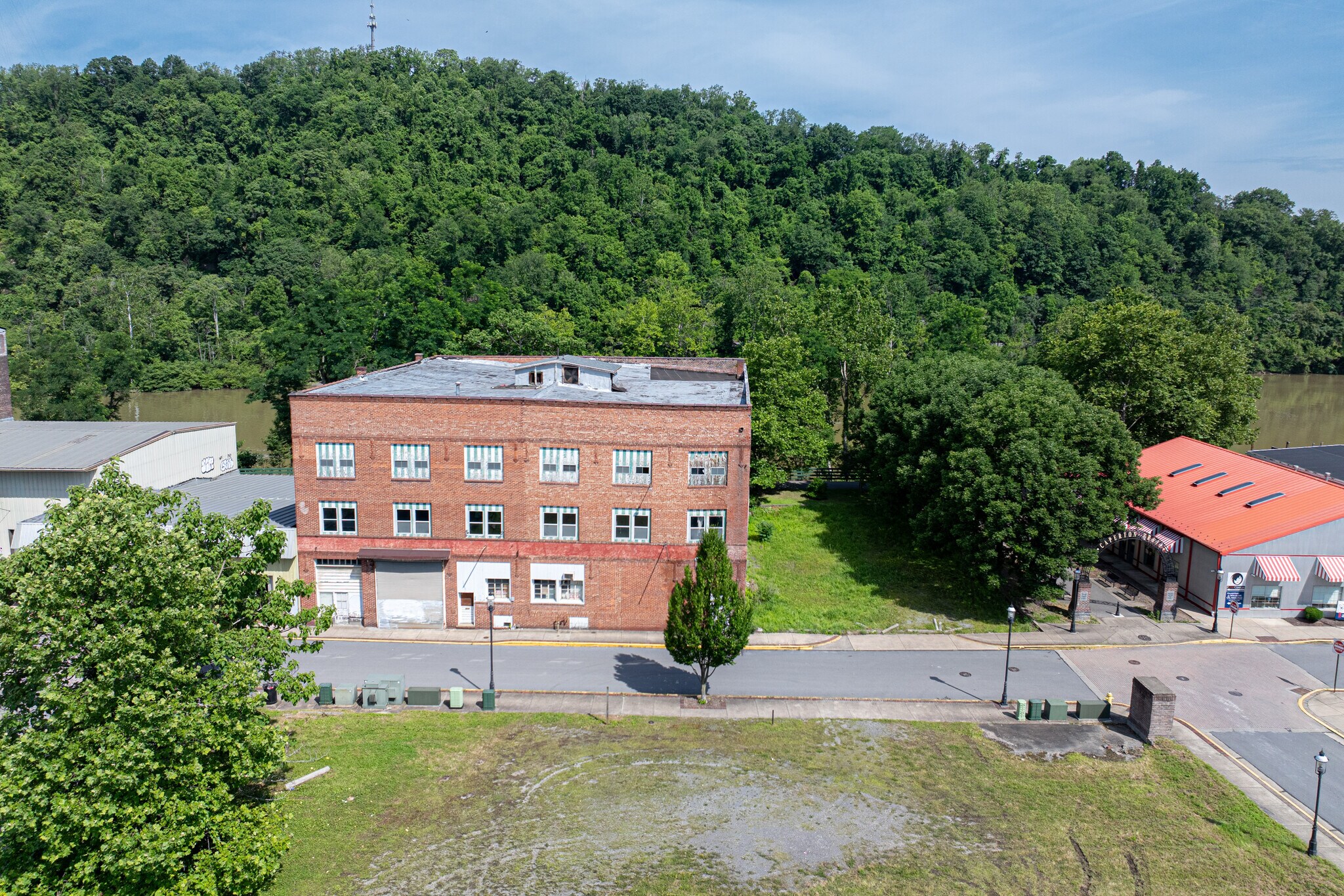 Clay Street Development portefeuille de 2 biens à vendre sur LoopNet.fr Photo de l’immeuble– Image 1 sur 11