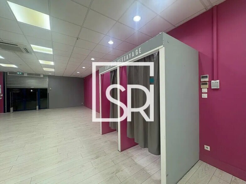 Local commercial dans Lempdes à louer - Photo de l’immeuble – Image 3 sur 10