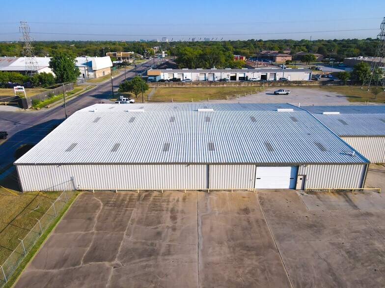 324 N Nursery Rd, Irving, TX à vendre - Photo de l’immeuble – Image 2 sur 2