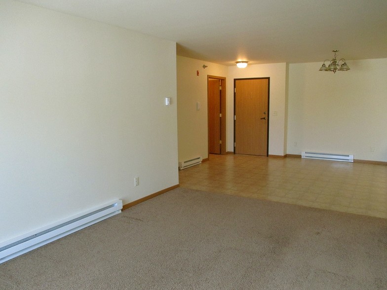 5180 Lincoln Rd, Lincoln, ND à vendre - Photo intérieure – Image 3 sur 8