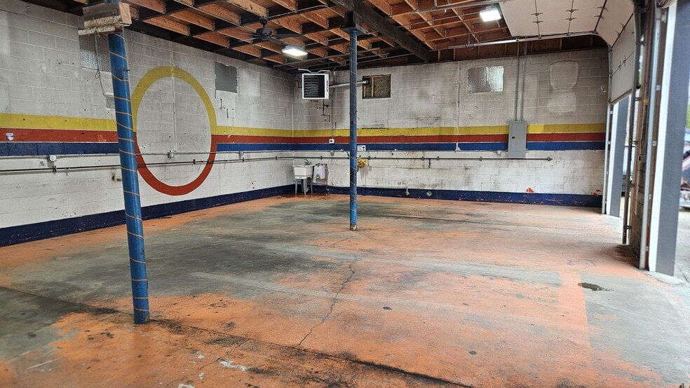 25601 Washington 3, Belfair, WA à louer - Photo de l’immeuble – Image 2 sur 2