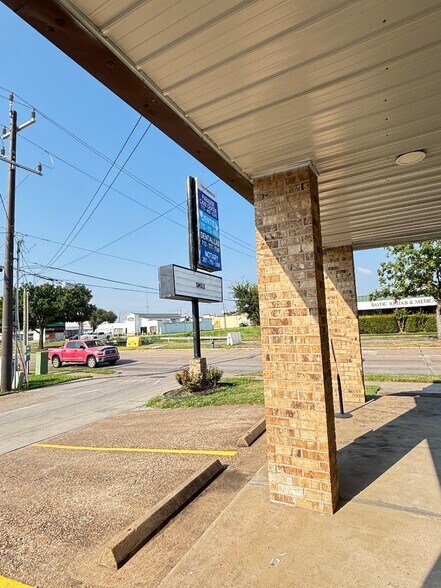 11001 Fondren Rd, Houston, TX à vendre - Photo de l’immeuble – Image 2 sur 11