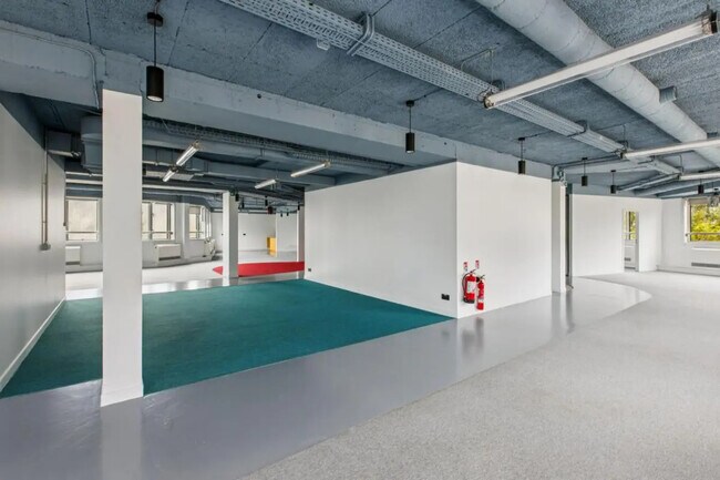 Plus de détails pour 43 Avenue De Clichy, Paris - Bureau à louer