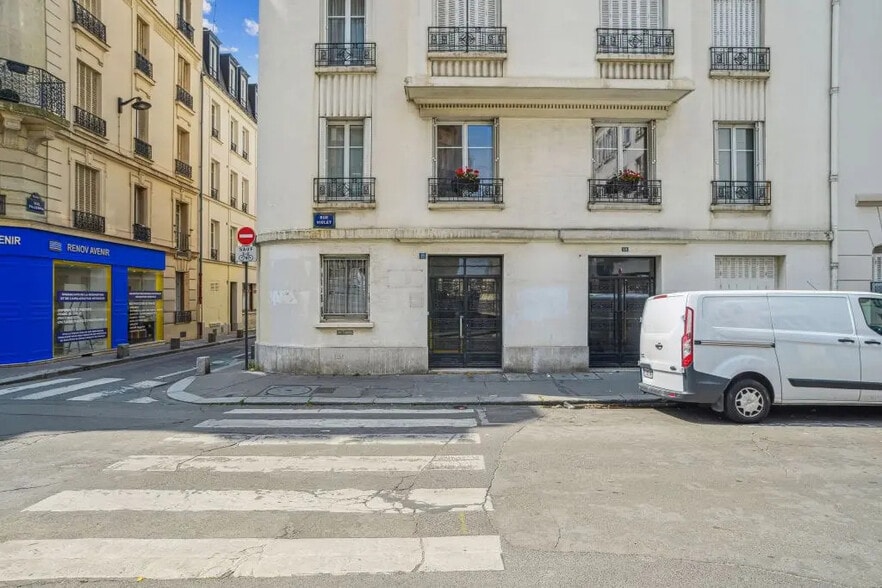 18 Bis Rue Violet, Paris à louer - Photo de l’immeuble – Image 2 sur 9
