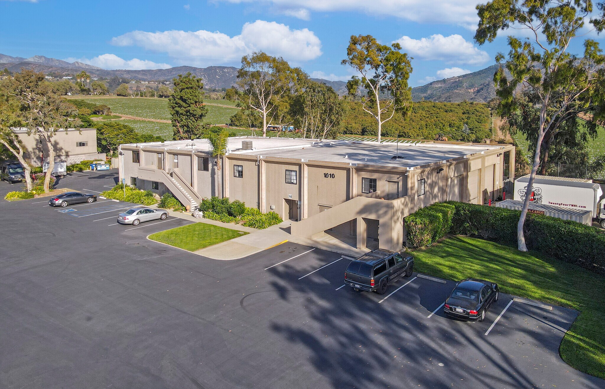 1010 Cindy Ln, Carpinteria, CA à louer Photo de l’immeuble– Image 1 sur 3