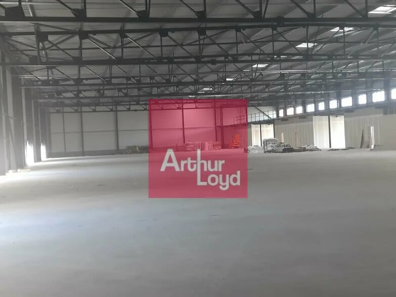 Local d’activités dans Clermont-Ferrand à louer - Photo de l’immeuble – Image 3 sur 10