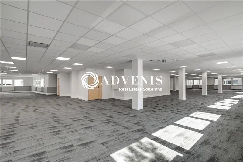 Bureau dans Tremblay-en-France à louer - Photo de l’immeuble – Image 2 sur 7