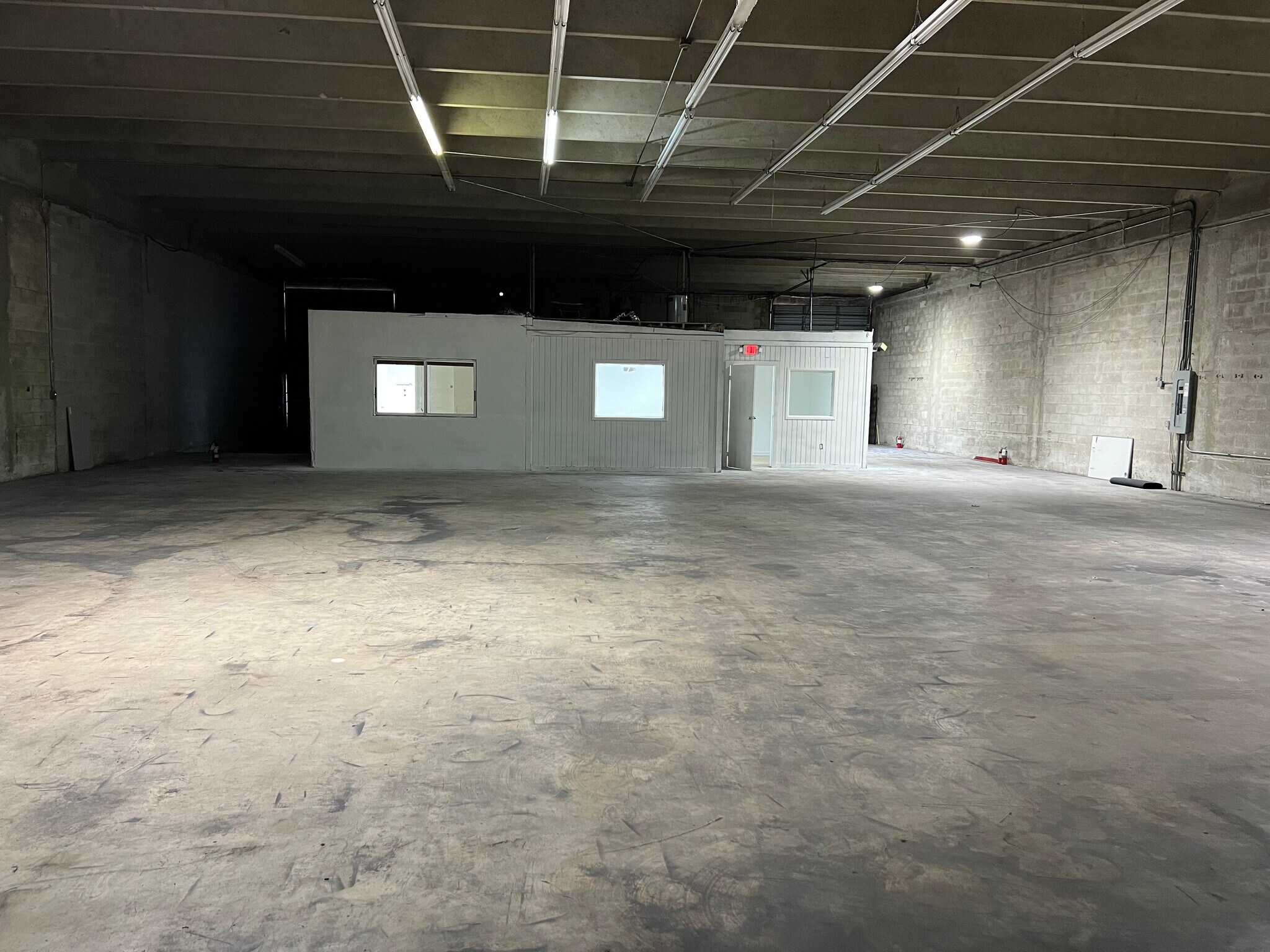 7282-7302 NW 70th St, Miami, FL à louer Photo principale– Image 1 sur 14