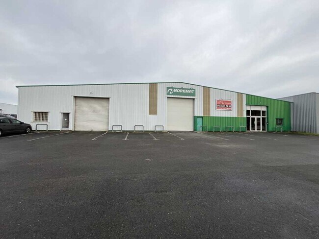 Plus de détails pour Local d’activités à vendre