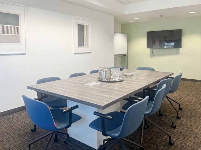 Plus de détails pour 1690 W Shaw Ave, Fresno, CA - Coworking à louer