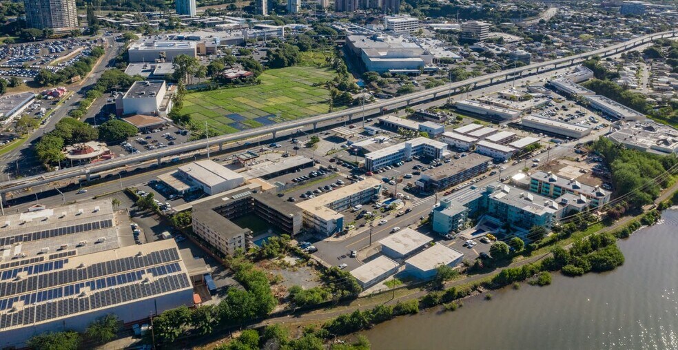 98-121 Lipoa Pl, Aiea, HI à louer - Photo de l’immeuble – Image 2 sur 7
