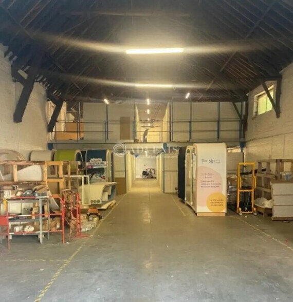 Local d’activités dans VILLENEUVE-D'ASCQ à louer - Photo de l’immeuble – Image 2 sur 4