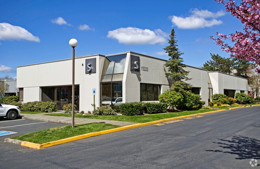 15333 NE 90th St, Redmond, WA à louer - Photo principale – Image 2 sur 4