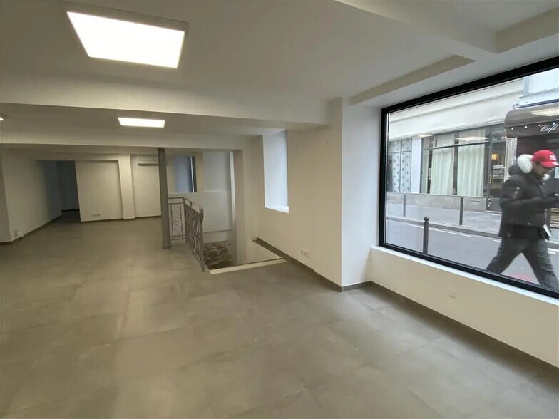 Local commercial dans Paris à louer - Photo de l’immeuble – Image 3 sur 9