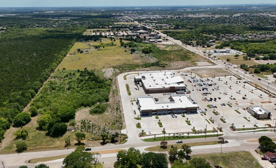 220 E Town East Blvd, Sunnyvale, TX à louer - Photo de l’immeuble – Image 3 sur 5