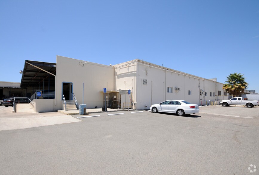 2526-2560 S Birch St, Santa Ana, CA à louer - Photo de l’immeuble – Image 2 sur 4