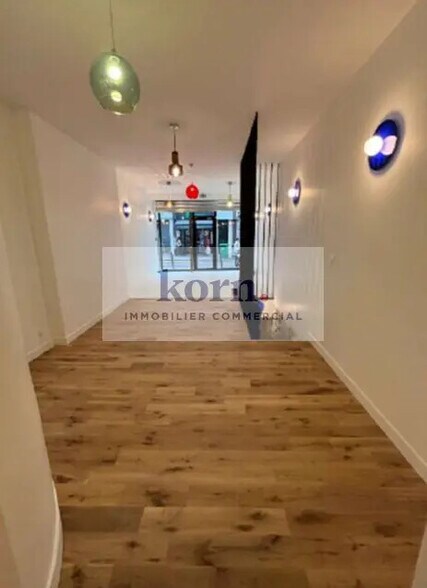 Immeuble residentiel dans Paris à vendre - Photo intérieure – Image 2 sur 5