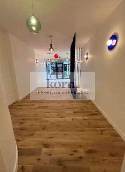 Local commercial dans Paris à vendre - Photo intérieure – Image 2 sur 5