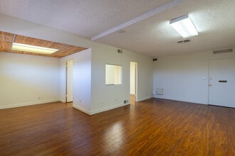 11751 Slauson Ave, Santa Fe Springs, CA à louer Photo intérieure– Image 2 sur 17