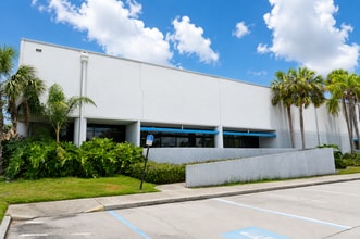8402 Laurel Fair Cir, Tampa, FL à louer Photo intérieure– Image 1 sur 3