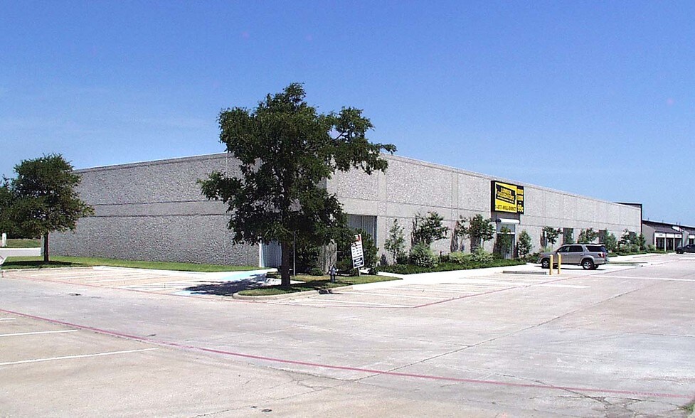 2161-2177 E Loop 820 N, Fort Worth, TX à vendre - Photo de l’immeuble – Image 2 sur 7