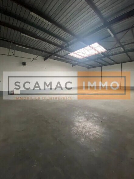 Industriel/Logistique dans Chilly-Mazarin à louer - Photo de l’immeuble – Image 2 sur 5