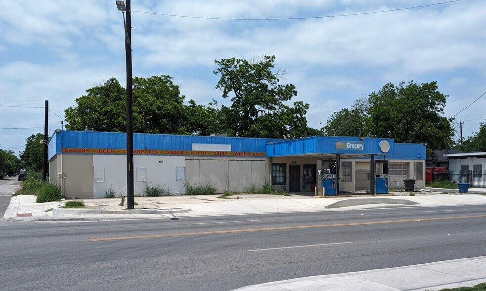 815 N New Braunfels Ave, San Antonio, TX à vendre - Photo de l’immeuble – Image 1 sur 8