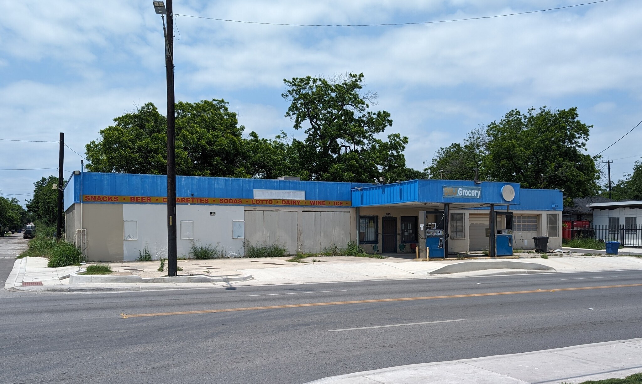 815 N New Braunfels Ave, San Antonio, TX à vendre Photo de l’immeuble– Image 1 sur 9