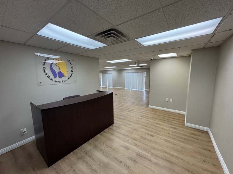 2225 E Flamingo Rd, Las Vegas, NV à louer - Photo intérieure – Image 2 sur 15