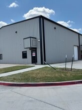 3488 E Long Ave, Fort Worth, TX à louer Photo de l’immeuble– Image 1 sur 4