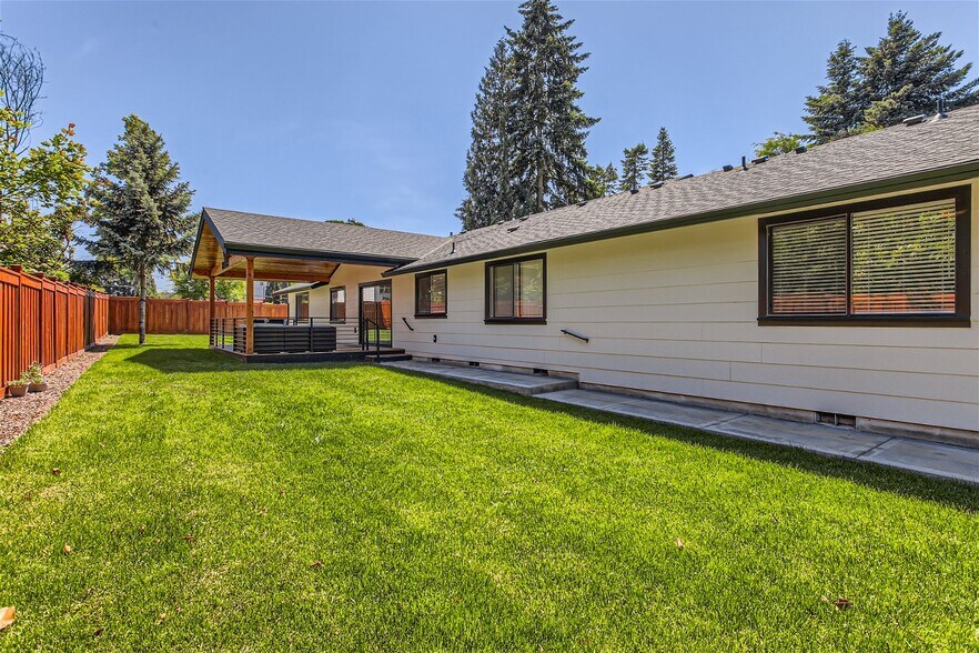 8955 SW Club Meadow Ln, Portland, OR à vendre - Photo de l’immeuble – Image 3 sur 37