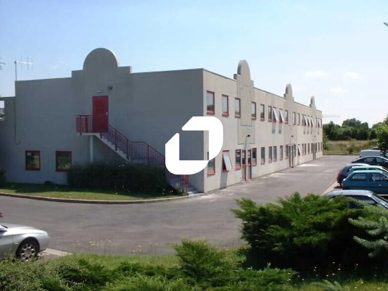 Bureau dans Éragny à louer - Photo de l’immeuble – Image 1 sur 4