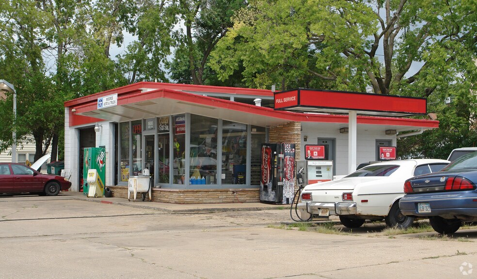1600 SW 6th Ave, Topeka, KS à vendre - Photo principale – Image 2 sur 2