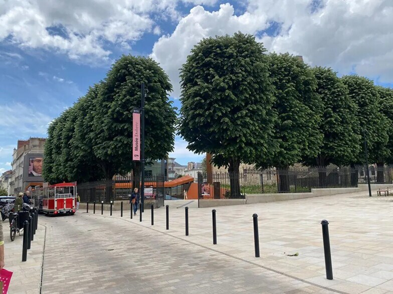 Local d'activités dans Nantes à vendre - Photo de l’immeuble – Image 2 sur 7