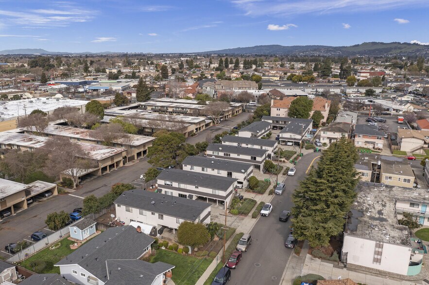 21501-21599 Westpark St, Hayward, CA à vendre - Photo de l’immeuble – Image 2 sur 8