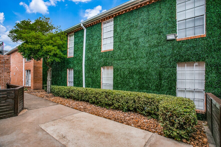 8900 Chimney Rock Rd, Houston, TX à vendre - Photo de l’immeuble – Image 3 sur 95