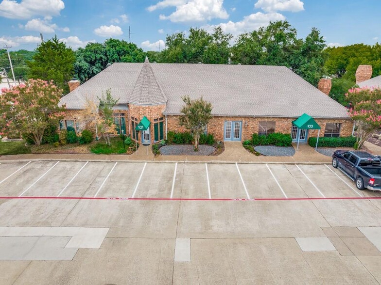 522 S Edmonds Ln, Lewisville, TX à louer - Photo de l’immeuble – Image 2 sur 28