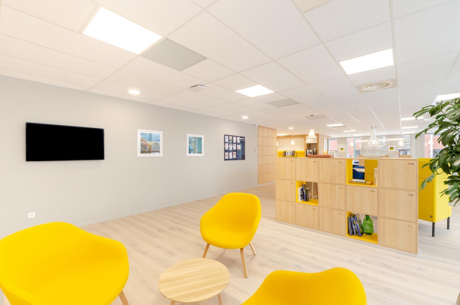 Bureau dans à louer Photo de l’immeuble– Image 1 sur 6