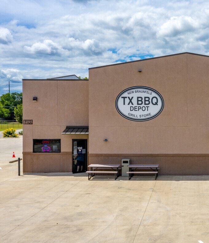 1495 N Business Ih 35, New Braunfels, TX à louer Photo intérieure– Image 1 sur 14