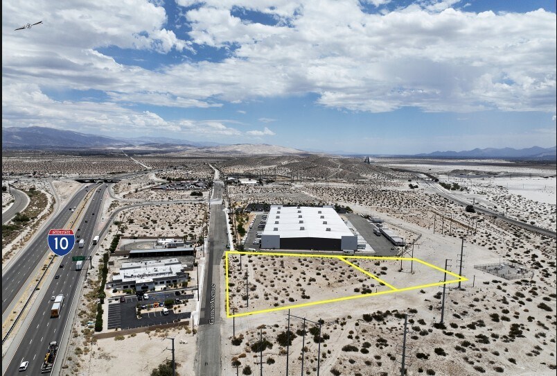 595 Garnet Ave, Palm Springs, CA à vendre Photo principale– Image 1 sur 3