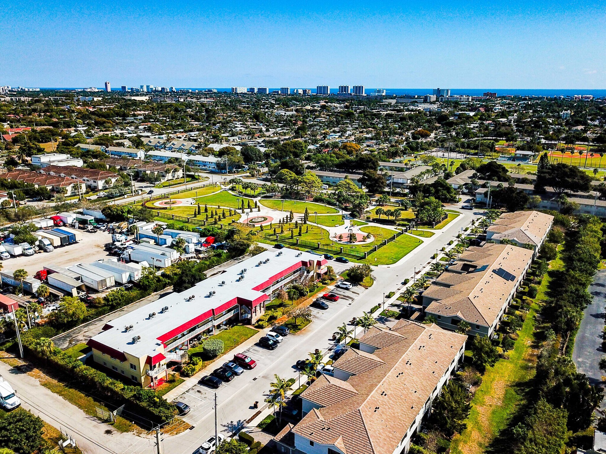 155 SE 5th Ct, Deerfield Beach, FL à vendre Photo principale– Image 1 sur 26