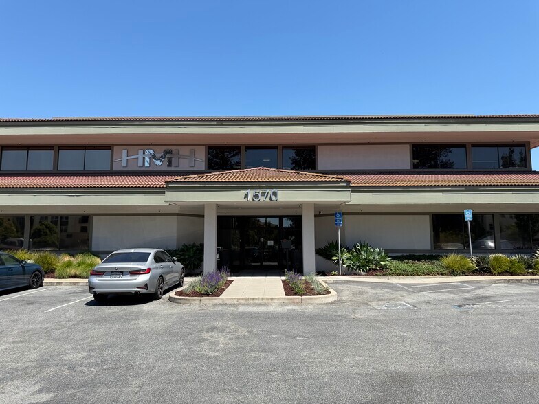 1570 Oakland Rd, San Jose, CA à vendre - Photo de l’immeuble – Image 3 sur 23