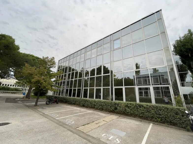 Bureau dans Marseille à louer - Photo de l’immeuble – Image 3 sur 12