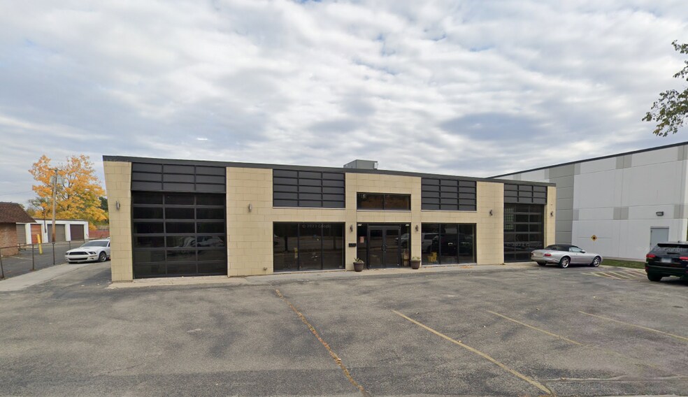 626-628 E St. Charles Rd, Lombard, IL à vendre - Photo principale – Image 1 sur 2