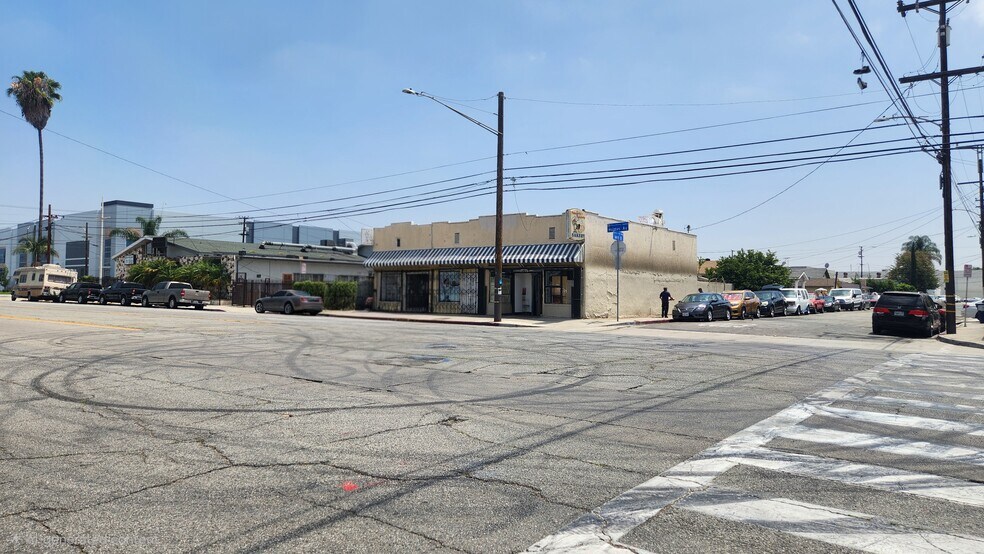 6526 Holmes Ave, Los Angeles, CA à vendre - Photo de l’immeuble – Image 1 sur 5