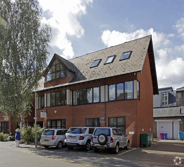 8 Wellington St, Cambridge à louer - Photo de l’immeuble – Image 2 sur 2
