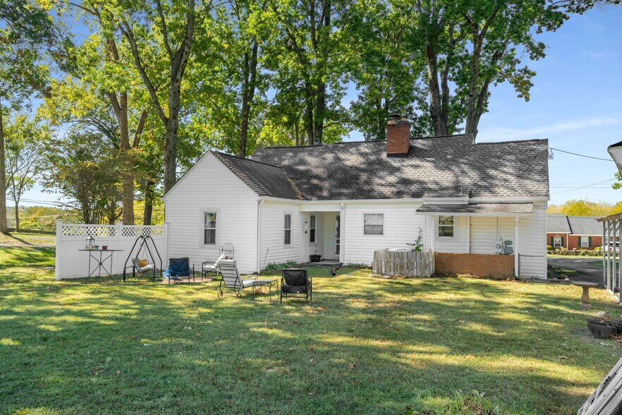 325 E Hill Ave, Lewisburg, TN à vendre - Photo de l’immeuble – Image 3 sur 11